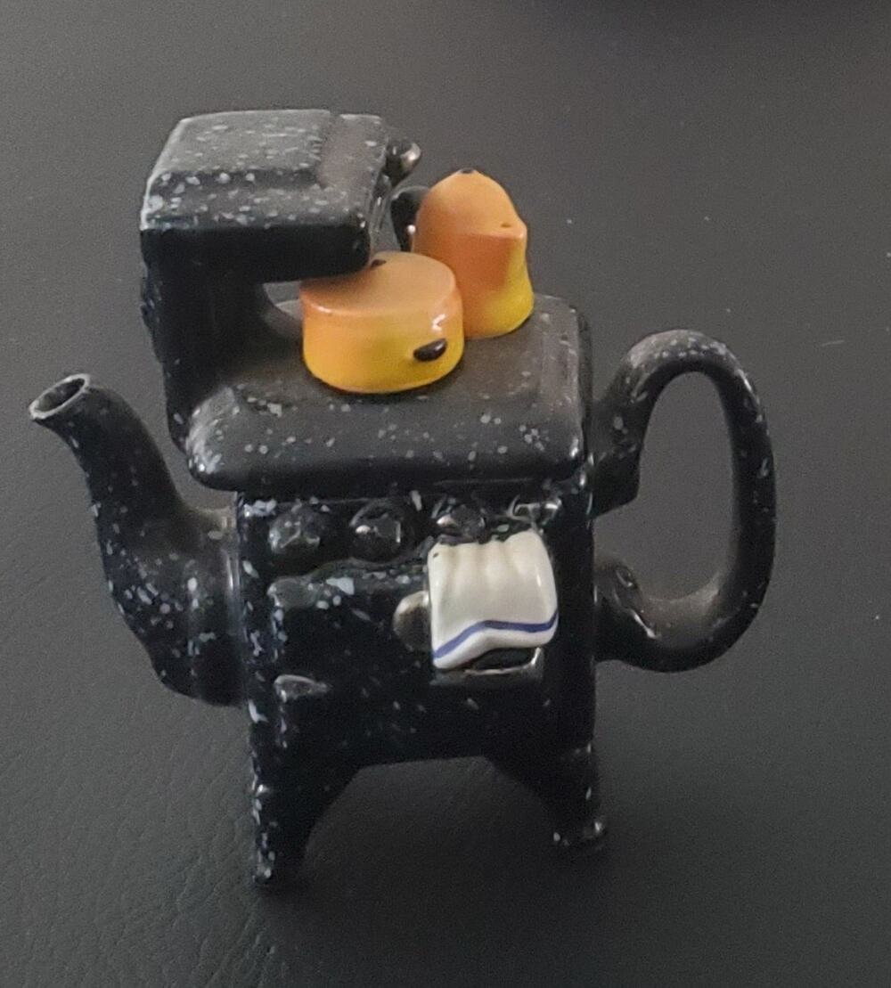 Vintage PAUL CARDEW Design 4" BLACK STOVE Mini Porcelain Ceramic Teapot ENGLAND